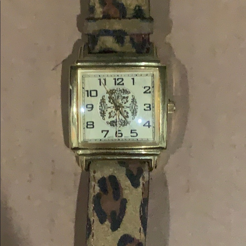 Women’s Gold-tone Leopard Wristwatch